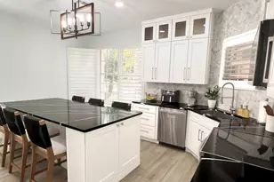 8070 Murano Cir, Palm Beach Gardens, FL 33418 - Photo 1