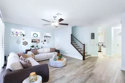 8070 Murano Circle, Palm Beach Gardens, FL 33418 - Photo 5