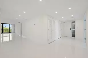 2450 Presidential Way, West Palm Beach, FL 33401 - Photo 9