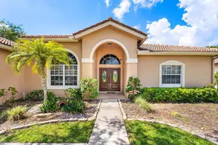 11302 Edgewater Cir, Wellington, FL 33414 - Photo 3