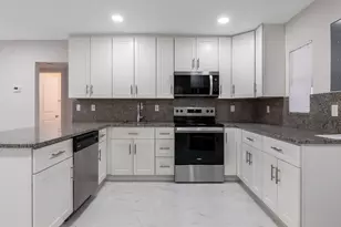 611 NE 34th St, Pompano Beach, FL 33064 - Photo 7