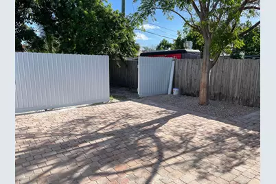 265 NE 46th Street, Deerfield Beach, FL 33064 - Photo 9