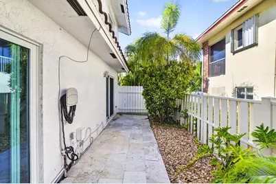 3221 NE 15th Street, Pompano Beach, FL 33062 - Photo 15