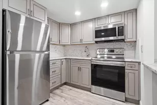 1110 N Riverside Dr, Pompano Beach, FL 33062 - Photo 17