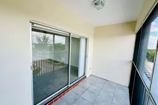 330 SE 2nd St, Hallandale Beach, FL 33009 - Photo 13