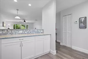 178 Lake Susan Ln, West Palm Beach, FL 33411 - Photo 7