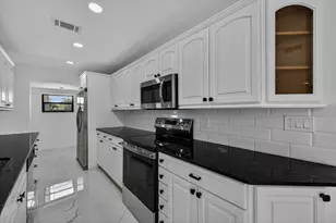 2740 NW 9th Ln, Wilton Manors, FL 33311 - Photo 37