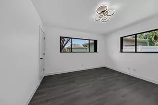 2740 NW 9th Ln, Wilton Manors, FL 33311 - Photo 17