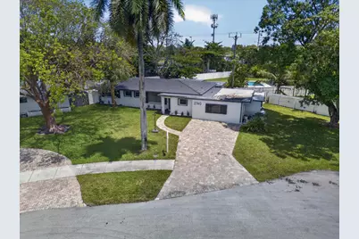 2740 NW 9th Lane, Wilton Manors, FL 33311 - Photo 1