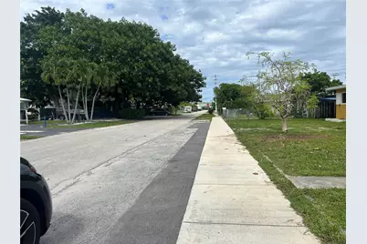2218 Roosevelt Street, Hollywood, FL 33020 - Photo 15