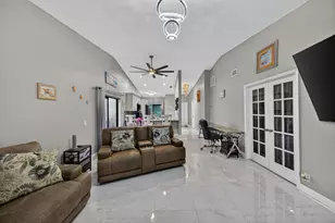 1036 E Lakes Dr, Pompano Beach, FL 33064 - Photo 5