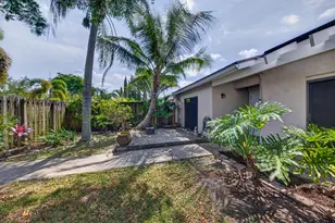 1036 E Lakes Dr, Pompano Beach, FL 33064 - Photo 35