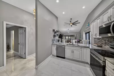 1036 E Lakes Drive, Pompano Beach, FL 33064 - Photo 9