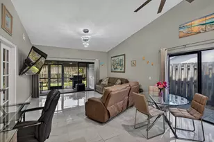 1036 E Lakes Dr, Pompano Beach, FL 33064 - Photo 19