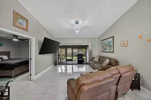 1036 E Lakes Dr, Pompano Beach, FL 33064 - Photo 21