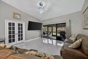 1036 E Lakes Dr, Pompano Beach, FL 33064 - Photo 27