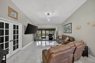 1036 E Lakes Dr, Pompano Beach, FL 33064 - Photo 21