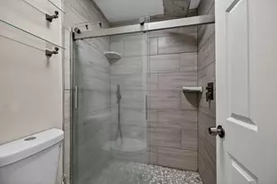 1036 E Lakes Dr, Pompano Beach, FL 33064 - Photo 15