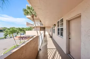 250 Jacaranda Dr, Plantation, FL 33324 - Photo 17