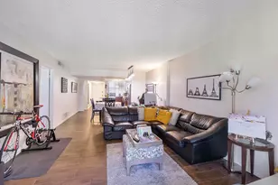 250 Jacaranda Dr, Plantation, FL 33324 - Photo 5