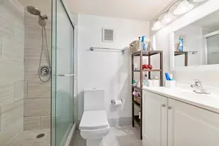 250 Jacaranda Dr, Plantation, FL 33324 - Photo 11