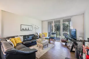 250 Jacaranda Dr, Plantation, FL 33324 - Photo 5