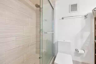 250 Jacaranda Dr, Plantation, FL 33324 - Photo 11