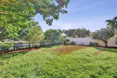 10902 Tamoron Lane, Boca Raton, FL 33498 - Photo 57
