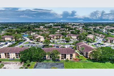 300 Palm Circle W, Pembroke Pines, FL 33025 - Photo 37