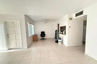 187 Stratford N, West Palm Beach, FL 33417 - Photo 5