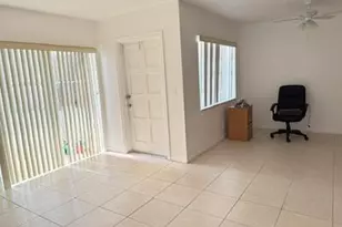 187 Stratford N, West Palm Beach, FL 33417 - Photo 3
