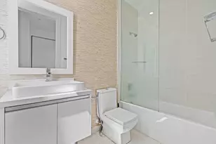 6310 NW 103rd Pl, Doral, FL 33178 - Photo 17