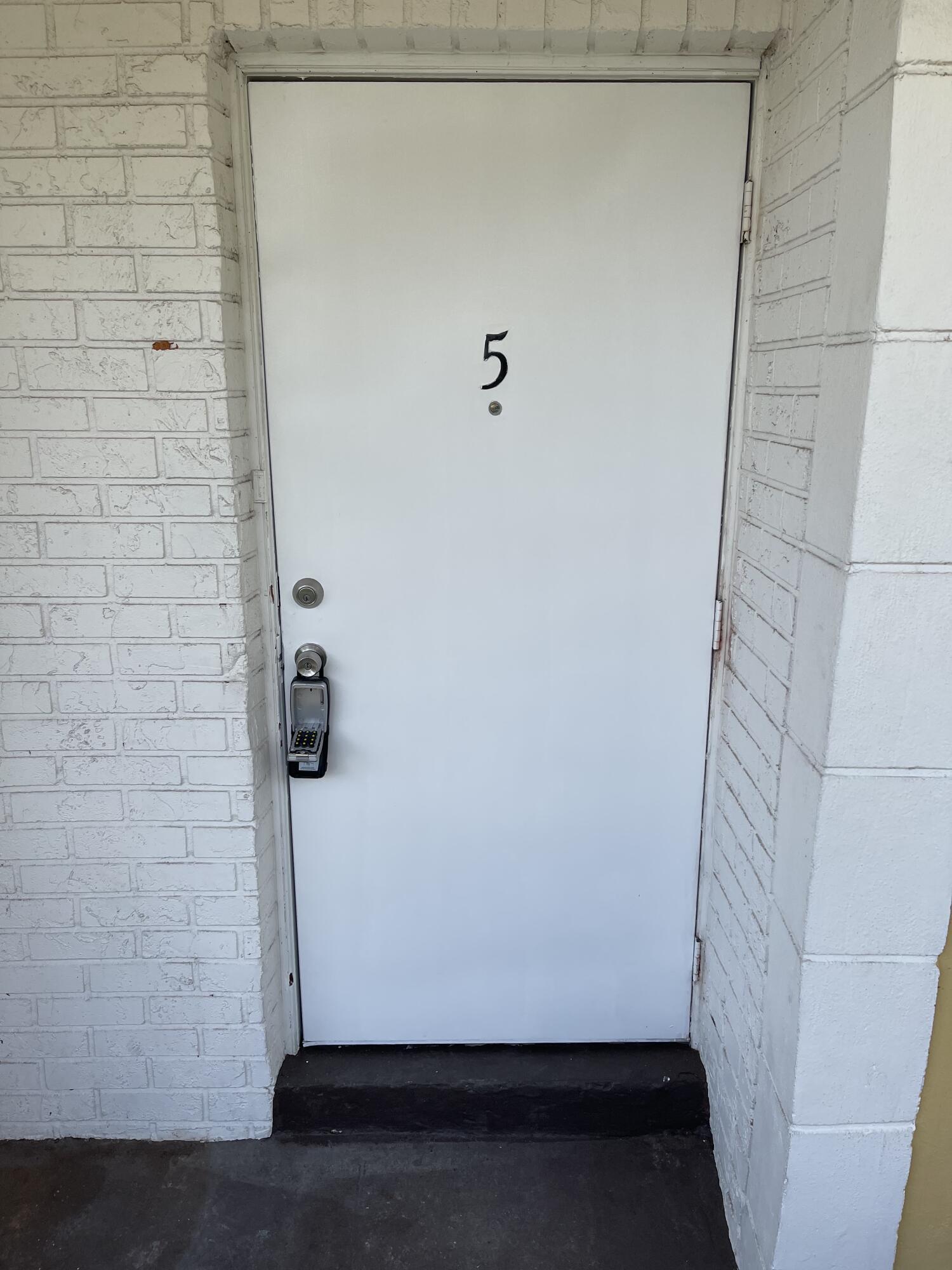 440 SE 2nd Ave #5 - 440 SE 2nd Ave #5, Deerfield Beach, FL 33441 Luxury Property | Jose Angel Pina