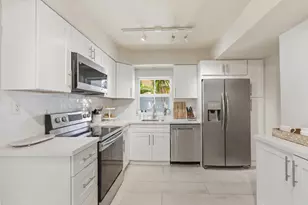 1020 SW 18th Ct, Fort Lauderdale, FL 33315 - Photo 3
