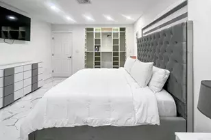 1828 S Meadow Ct, West Palm Beach, FL 33406 - Photo 13