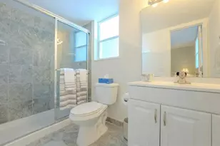 2731 NE 14th St, Pompano Beach, FL 33062 - Photo 13