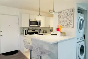 702 SE 2nd Ave SE, Deerfield Beach, FL 33441 - Photo 3