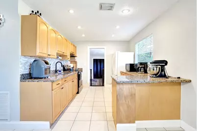 5740 SW 38th Street, Davie, FL 33314 - Photo 9