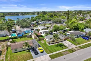 5740 SW 38th St, Davie, FL 33314 - Photo 41
