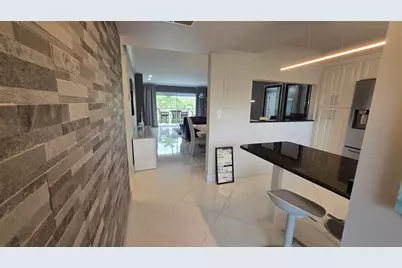 9301 Sunrise Lakes Boulevard #306, Sunrise, FL 33322 - Photo 3