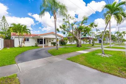 2141 N 56th Avenue, Hollywood, FL 33021 - Photo 1