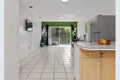 700 SE 9th Court #206, Hialeah, FL 33010 - Photo 9