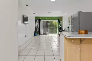 700 SE 9th Ct, Hialeah, FL 33010 - Photo 9