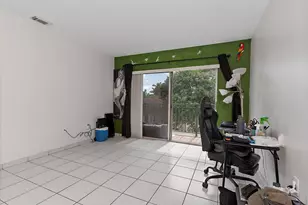 700 SE 9th Ct, Hialeah, FL 33010 - Photo 17