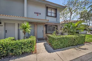 9867 Riverside Dr, Coral Springs, FL 33071 - Photo 3