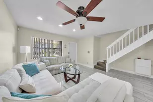 9867 Riverside Dr, Coral Springs, FL 33071 - Photo 5