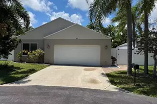 88 Buxton Ln, Boynton Beach, FL 33426 - Photo 1