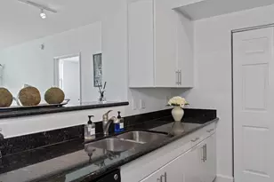 2401 NE 65th St, Fort Lauderdale, FL 33308 - Photo 23