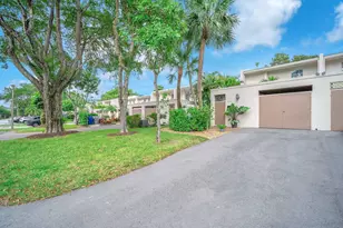 3073 N Palm Aire Dr, Pompano Beach, FL 33069 - Photo 27