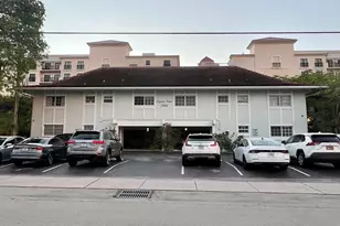 2404 NE 33rd Ave, Fort Lauderdale, FL 33305 - Photo 1